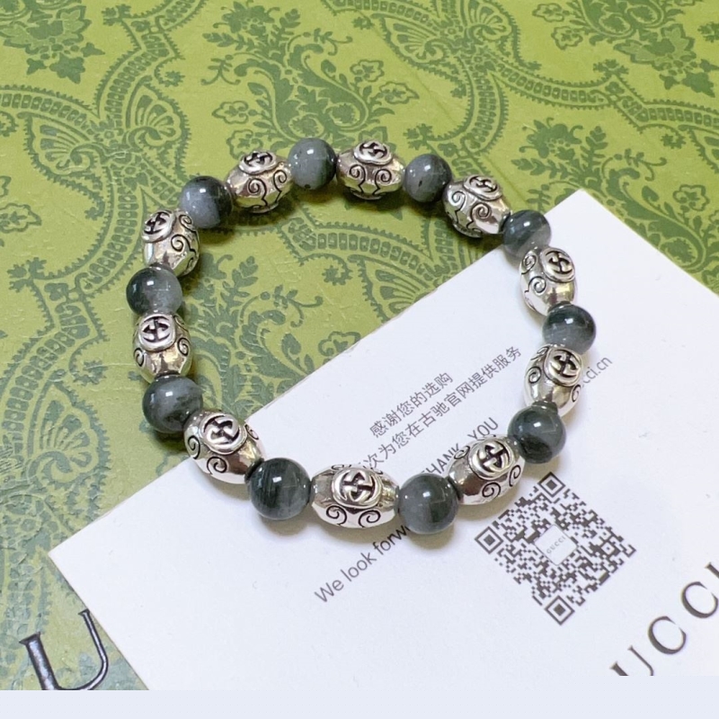G*u*i bracelets